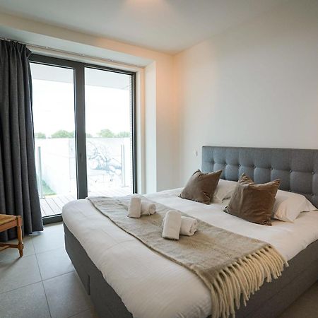Huswell - Beautiful Apartment With Communal Pool And Gym أوستيند المظهر الخارجي الصورة