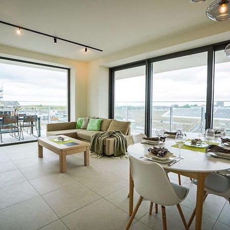 Huswell - Beautiful Apartment With Communal Pool And Gym أوستيند المظهر الخارجي الصورة