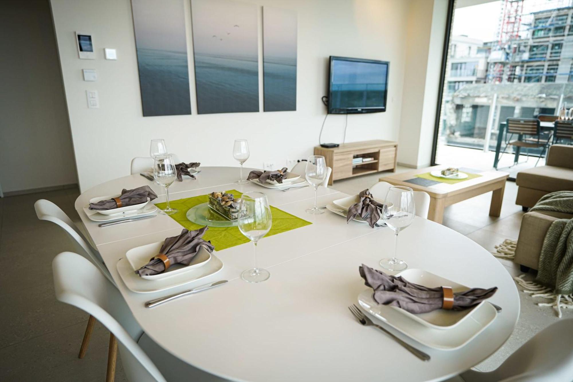 Huswell - Beautiful Apartment With Communal Pool And Gym أوستيند المظهر الخارجي الصورة