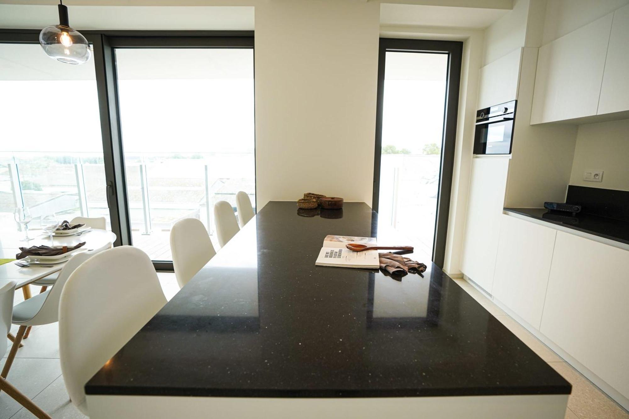 Huswell - Beautiful Apartment With Communal Pool And Gym أوستيند المظهر الخارجي الصورة