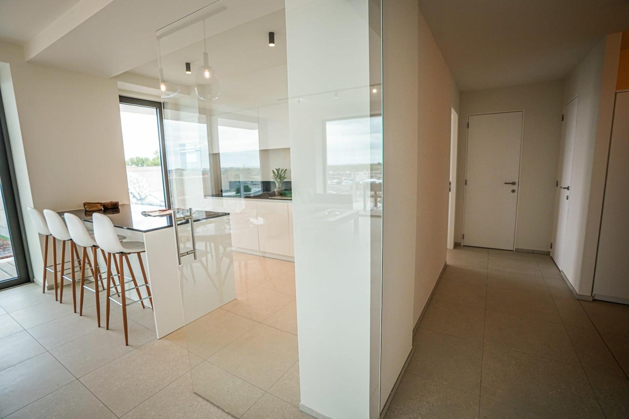 Huswell - Beautiful Apartment With Communal Pool And Gym أوستيند المظهر الخارجي الصورة